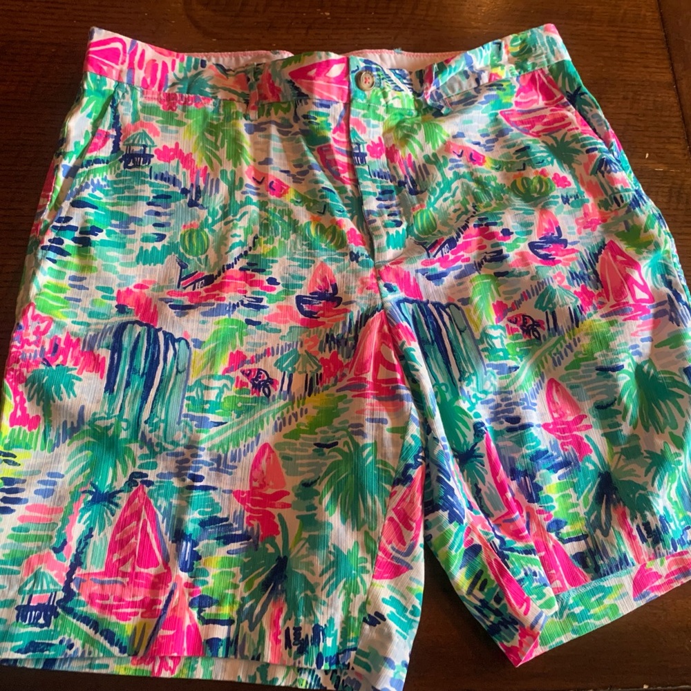 COPY - Men’s Lily Pulitzer shorts. 36” waste